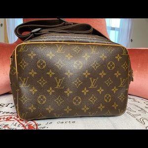 Louis Vuitton Reporter